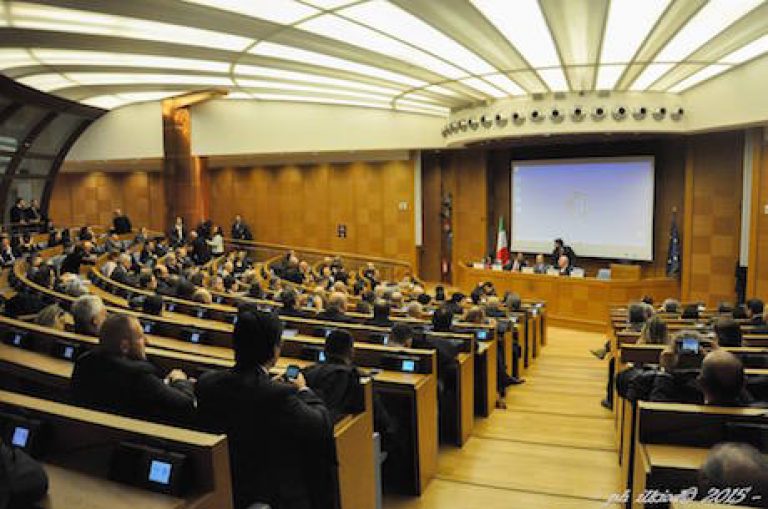 Intelligence partecipata: un lavoro di squadra insieme alla società