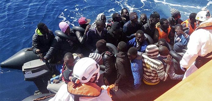 “Complici degli scafisti”