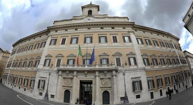 Dal politichese agli slogan di odio e rabbia. Ecco come oggi parla la politica