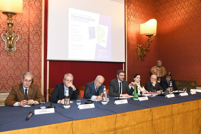 La “lobby delle lobby” ha raggiunto l’obiettivo: lasciare la professione nel grigiore