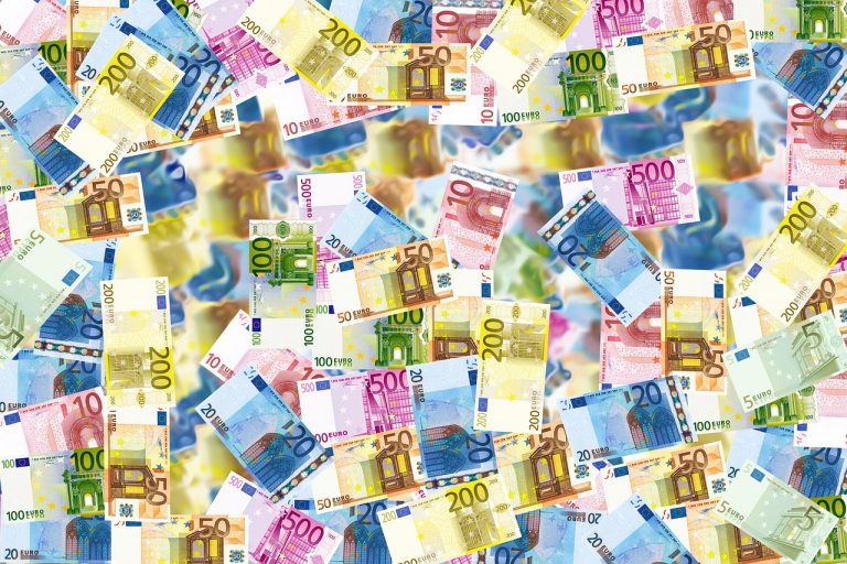 Lotta al contante, 60 mld di cash nelle cassette di sicurezza in Italia.  La proposta per far emergere il sommerso