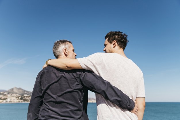 Festa del Papà: padri ottimisti, figli spaventati dal futuro. La ricerca