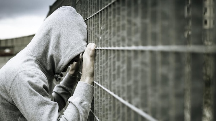 Baby gang, oltre le etichette. Cristina Maggia (Associazione italiana Magistrati per i minorenni e per la famiglia) racconta la realtà della criminalità giovanile